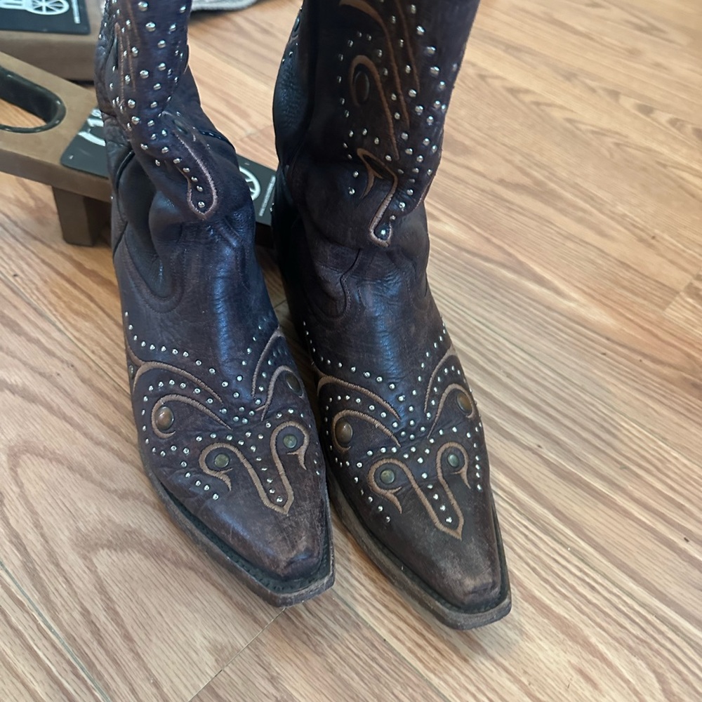 Women's cowboy boots
